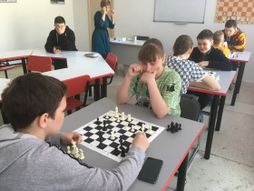 Шахматный турнир на весенних каникулах.